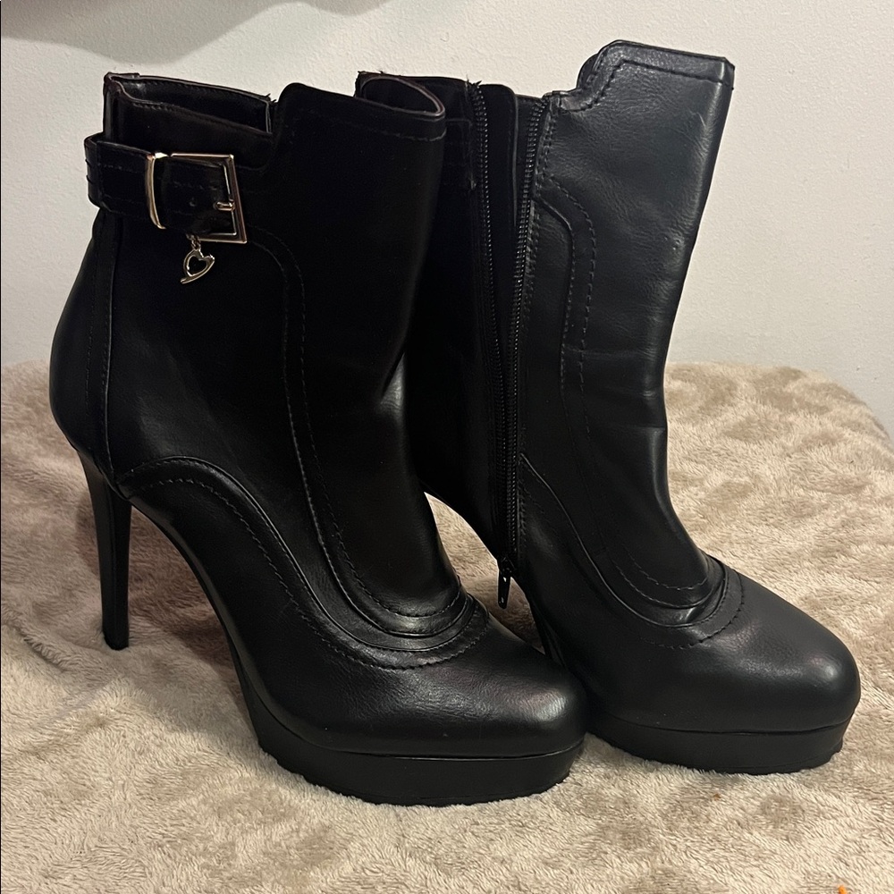 Elegant Black Leather Ankle Boots